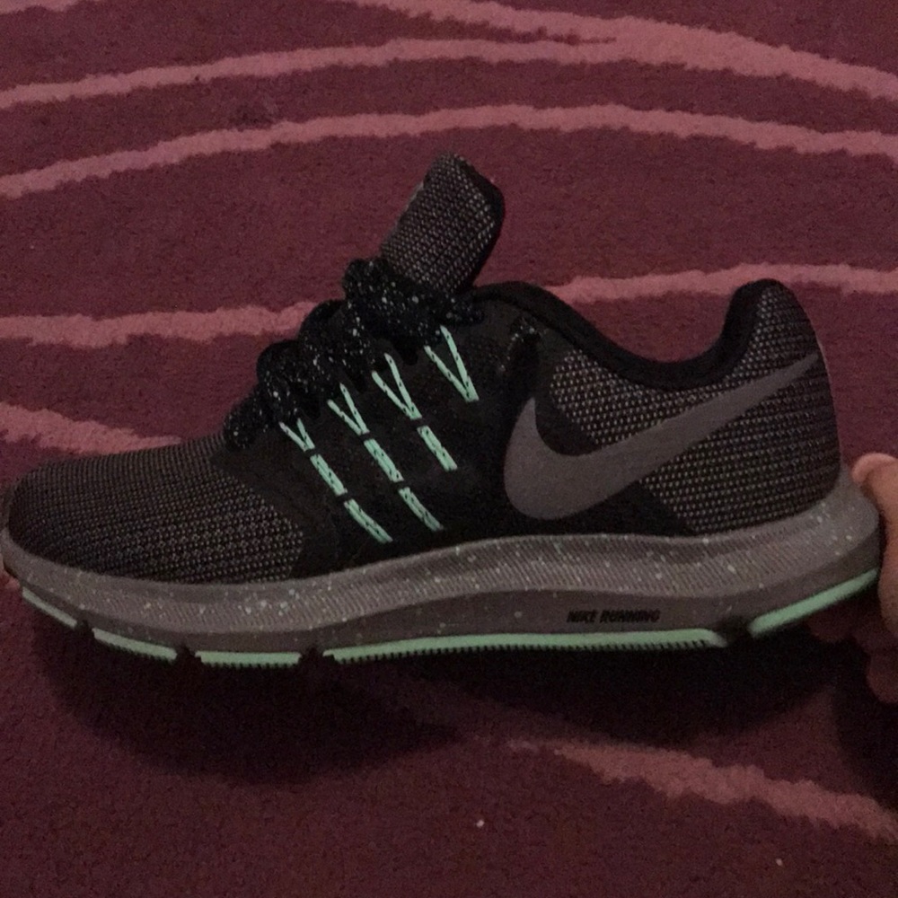 Shoes - Picture 2 of 5